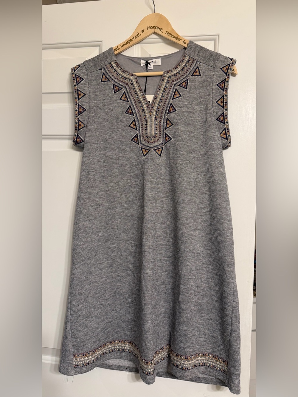 Ladies Embroidered Grey Knit Dress THML, size medium NWT